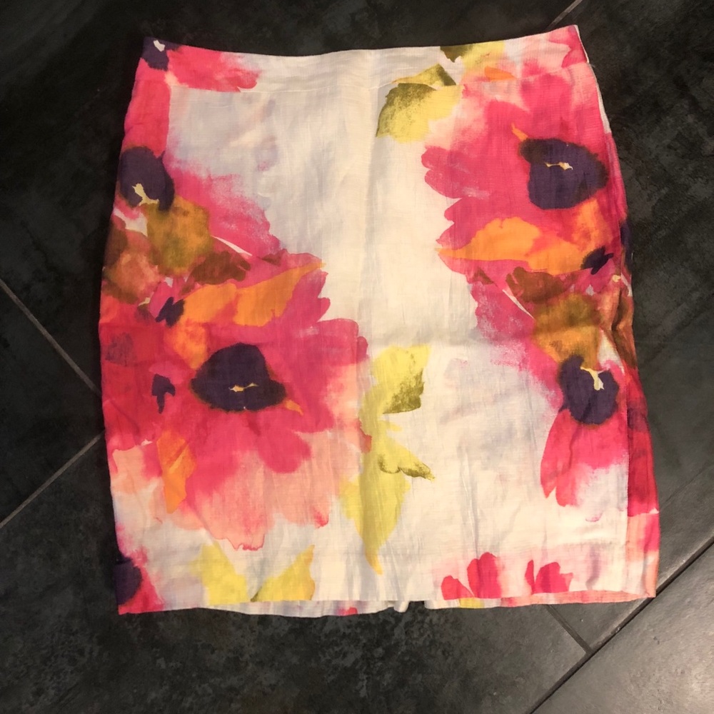 Loft skirt. 10